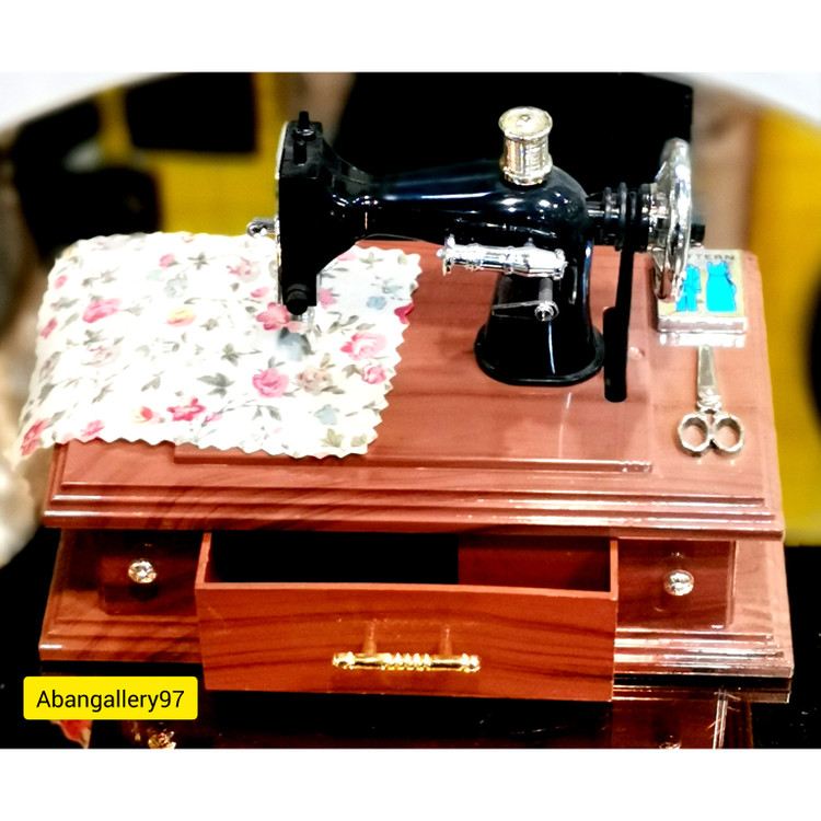 چرخ خیاطی موزیکال